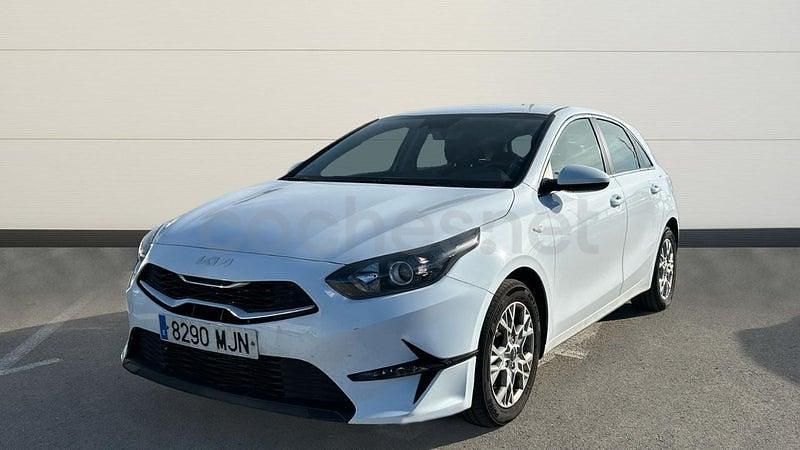 Usado Kia Ceed 136 CV (100 kW) 2023 Blanco Utilitario