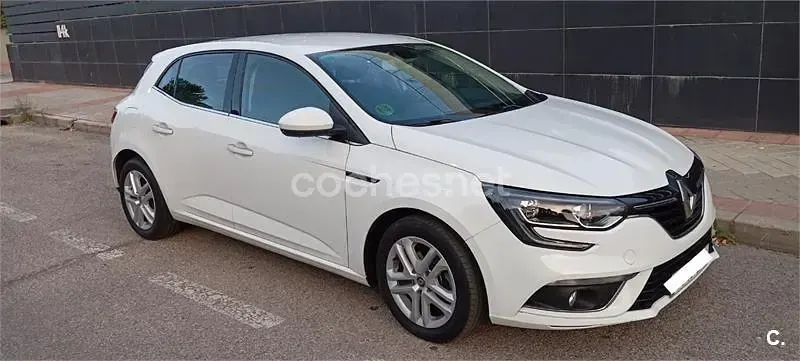 Usado Renault Mégane LIMITED 115 CV (84 kW) 2020 Blanco Berlina