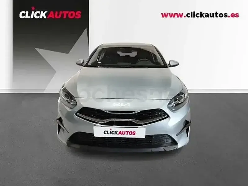 Usado Kia Ceed 100 HP (73 kW) 2025 Cinzento Citadino