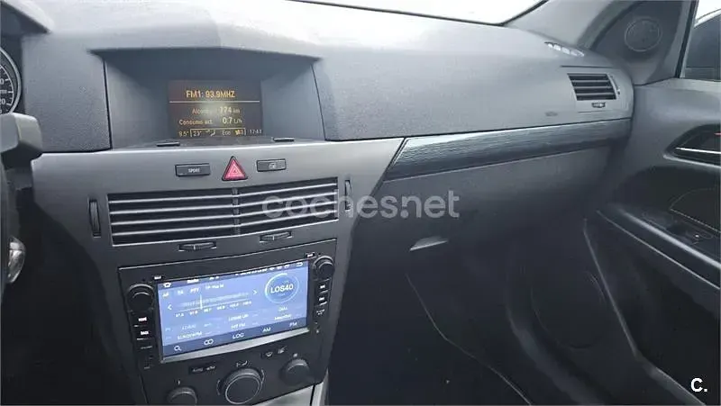 Usado Opel Astra GTC Cosmo 120 CV (88 kW) 2005 Negro Berlina