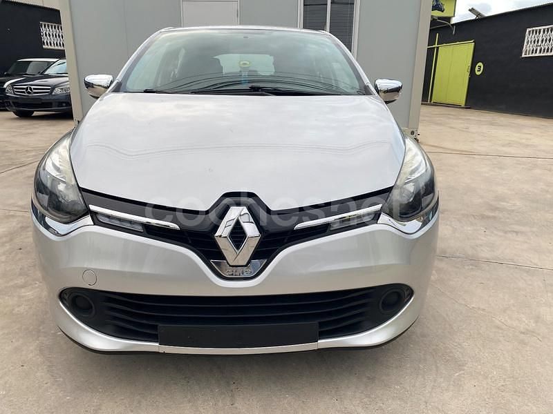 Gris / plata Usado 2016 Renault Clio IV LIMITED Berlina | 8600 € (Precio justo) - Imagen 1/4