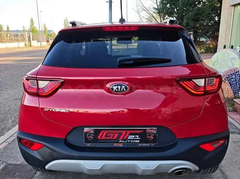 Usado Kia Stonic 84 CV (61 kW) 2017 Rojo SUV
