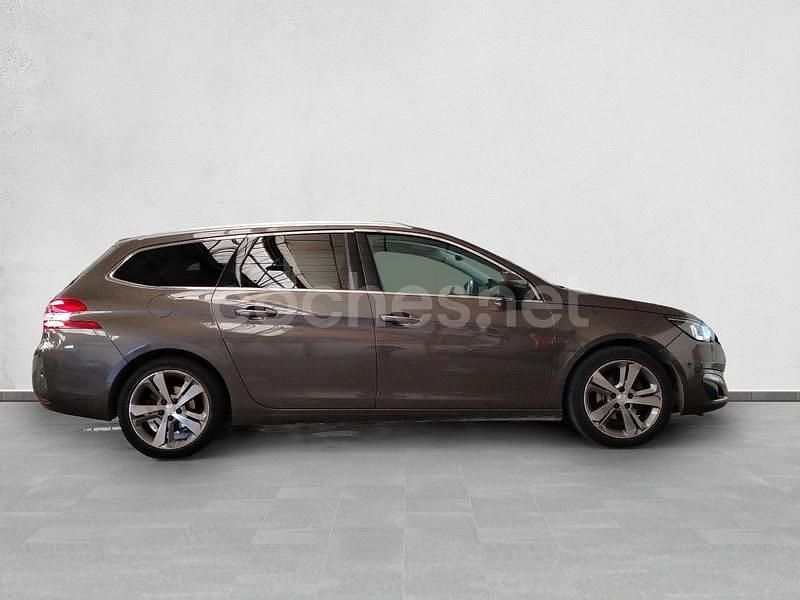 Usado Peugeot 308 SW Allure 130 CV (95 kW) 2014 Gris / plata Familiar
