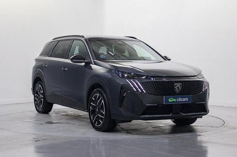 Usado Peugeot 5008 Allure 136 CV (100 kW) 2025 Gris SUV