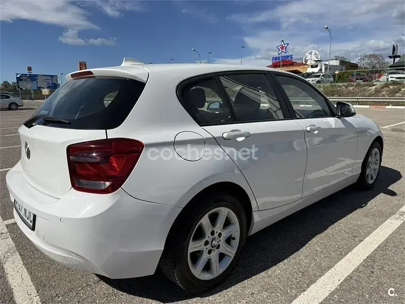 Używany BMW 114 Sport Line 102 KM (75 kW) 2014 Biały Hatchback