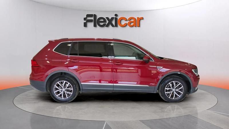 Usado VW Tiguan Allspace Advance 150 CV (110 kW) 2021 Rojo SUV