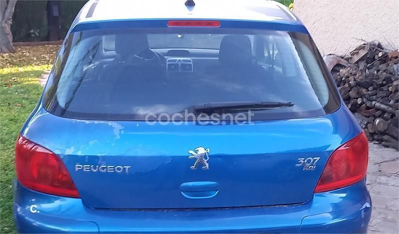 Usado Peugeot 307 90 CV (66 kW) 2001 Azul Berlina