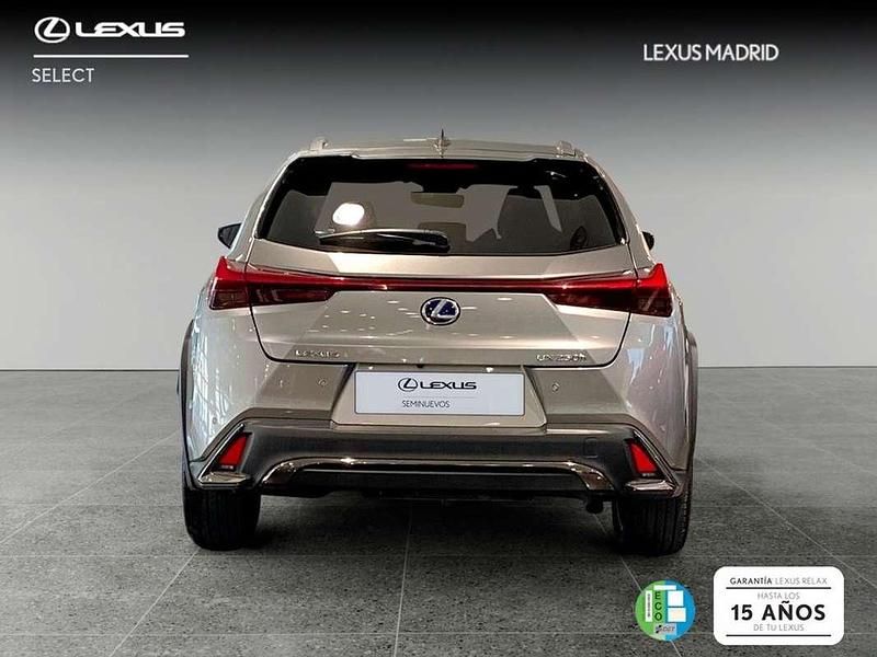 Usado Lexus UX 250h Sport Line 185 CV (136 kW) 2021 Plateado SUV