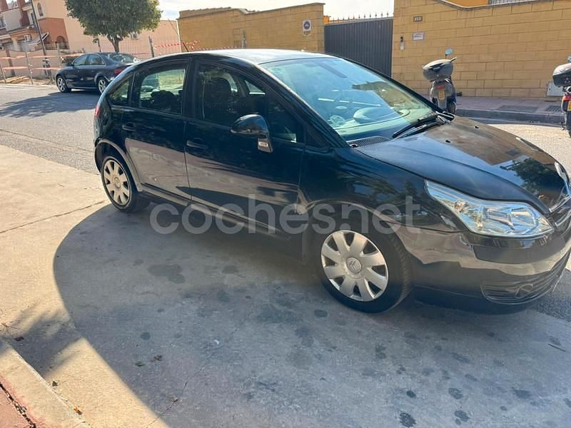 Usado Citroën C4 Exclusive 110 CV (80 kW) 2005 Negro Berlina