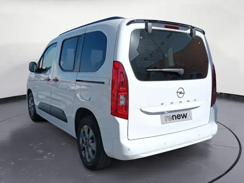 Usado Opel Combo S 101 CV (74 kW) 2025 Blanco Monovolumen