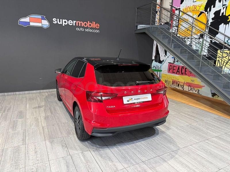 Usado Skoda Fabia Style 95 CV (69 kW) 2022 Rojo Utilitario