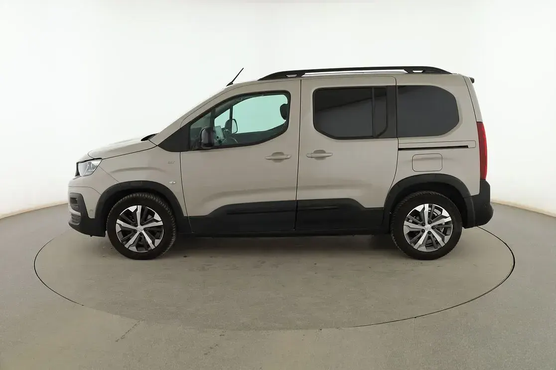 Usado Peugeot Rifter GT 131 CV (96 kW) 2021 Gris Monovolumen