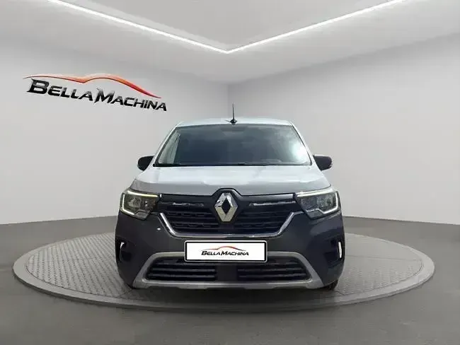 Usado Renault Kangoo 95 CV (69 kW) 2022 Blanco Monovolumen