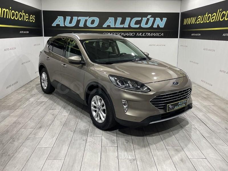Usado Ford Kuga Titanium 120 CV (88 kW) 2021 Gris / plata SUV