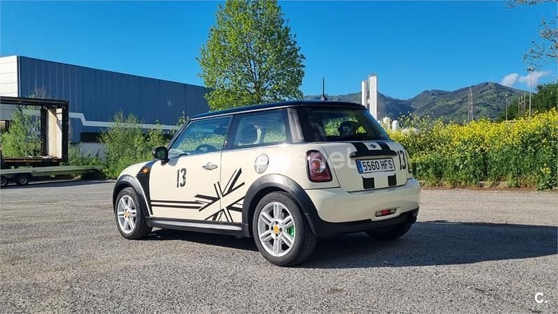 Usado Mini ONE 75 CV (55 kW) 2011 Beige Utilitario