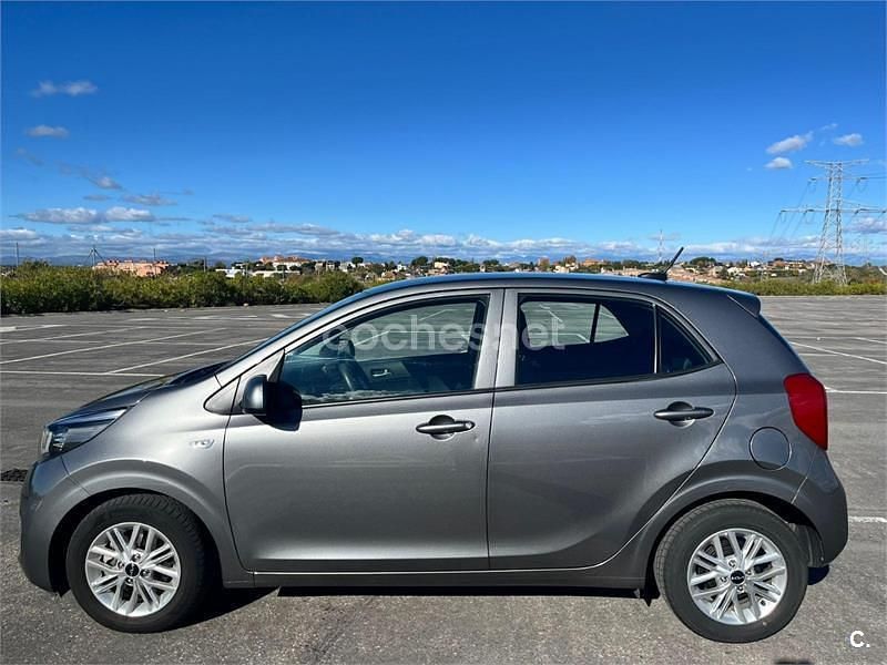 Usado Kia Picanto Comfort 67 CV (49 kW) 2022 Gris / plata Utilitario