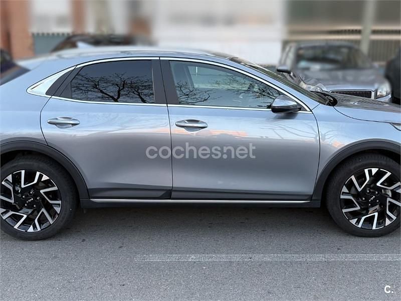 Usado Kia XCeed 140 CV (102 kW) 2025 Gris / plata SUV