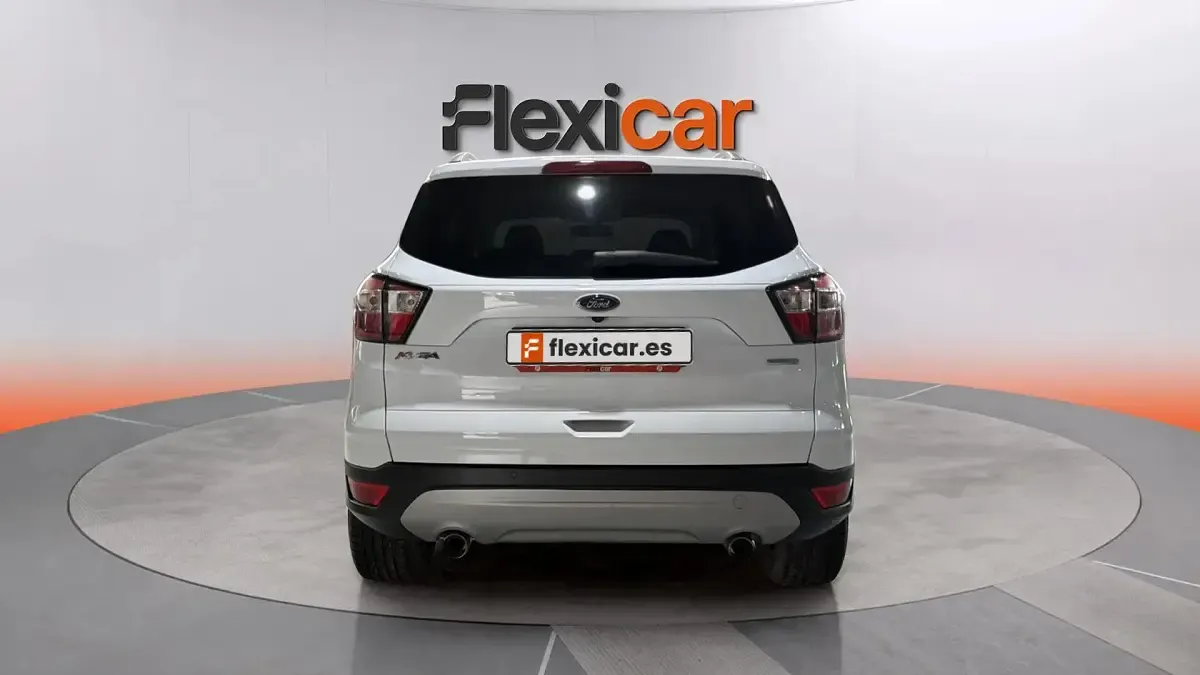 Usado Ford Kuga Titanium 120 CV (88 kW) 2018 Blanco SUV