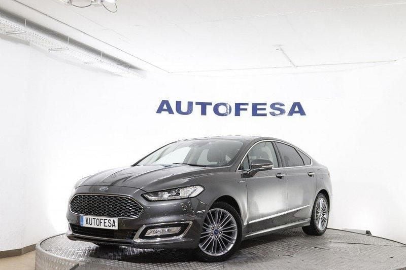 Usado Ford Mondeo Vignale 187 CV (137 kW) 2018 Gris titanio Berlina
