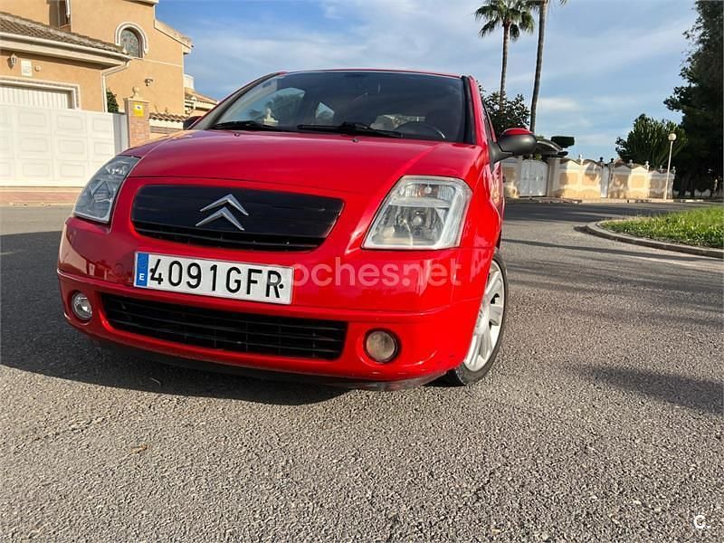 Usado Citroën C2 110 CV (80 kW) 2008 Rojo Utilitario