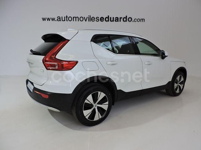 Usado Volvo XC40 211 CV (155 kW) 2022 Blanco SUV