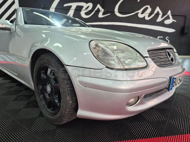 Usado Mercedes SLK230 197 CV (144 kW) 2000 Gris / plata Descapotable