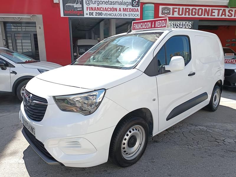 Blanco Usado 2019 Opel Combo Active Monovolumen | 8500 € (Caro) - Imagen 1/4