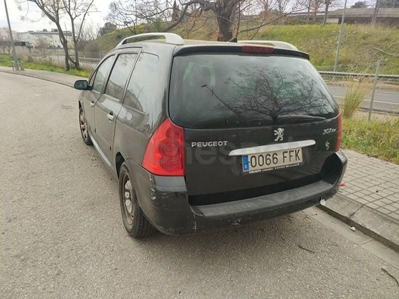 Usado Peugeot 307 90 CV (66 kW) 2006 Negro Familiar