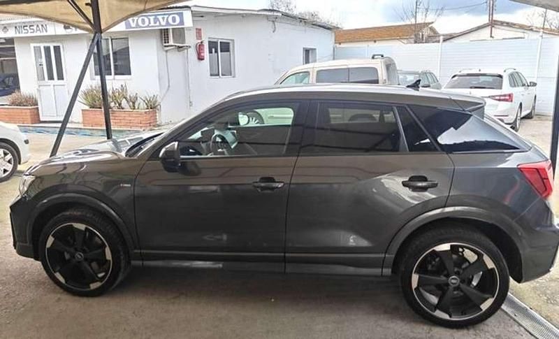 Usado Audi Q2 S-Line 150 CV (110 kW) 2021 Gris / plata SUV