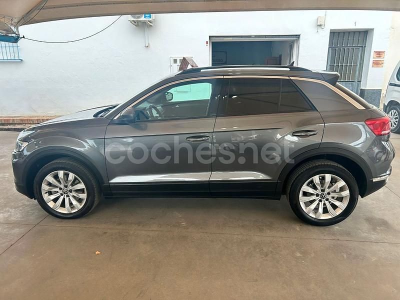 Usado VW T-Roc Advance 150 CV (110 kW) 2021 Gris / plata SUV