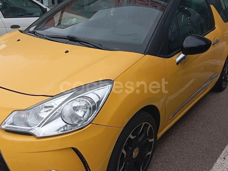 Amarillo Usado 2010 Citroën DS3 Berlina | 5500 € (Precio justo) - Imagen 1/4