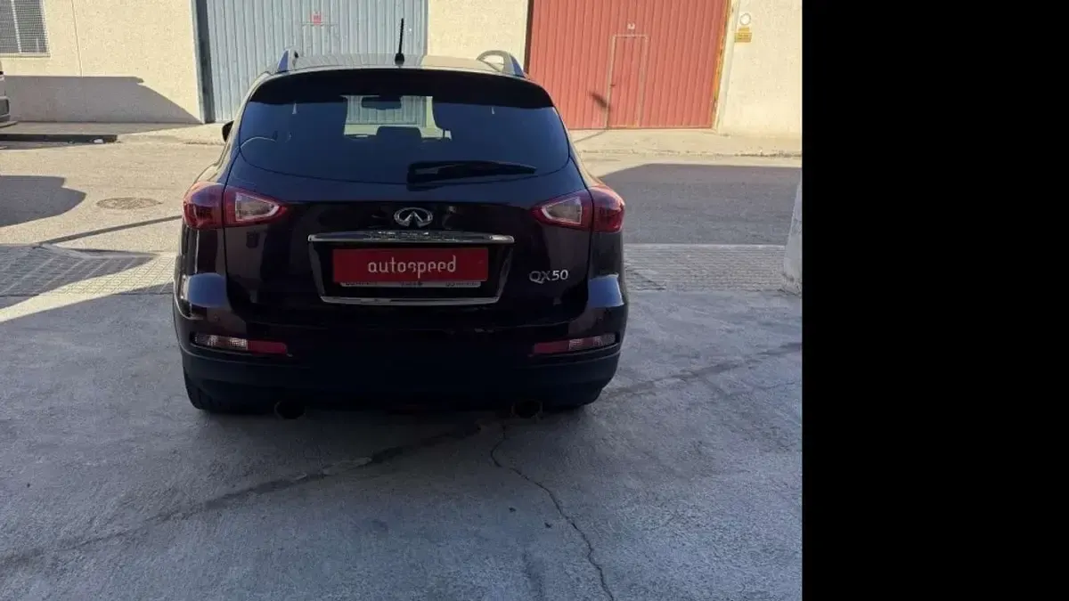 Usado Infiniti QX50 Premium 238 CV (175 kW) 2015 Burdeos SUV
