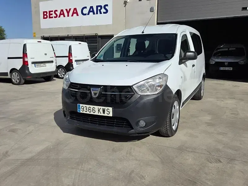 Usado Dacia Dokker Essentiel 102 CV (75 kW) 2019 Blanco Monovolumen