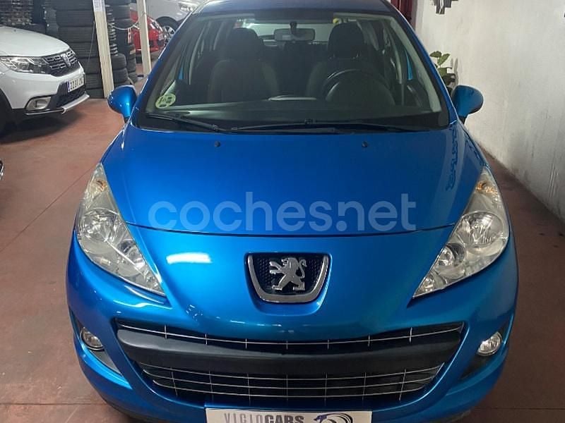 Usado Peugeot 207 Active 70 CV (51 kW) 2011 Azul Berlina