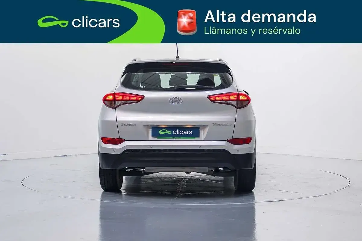 Usado Hyundai Tucson 114 CV (83 kW) 2015 Plateado SUV
