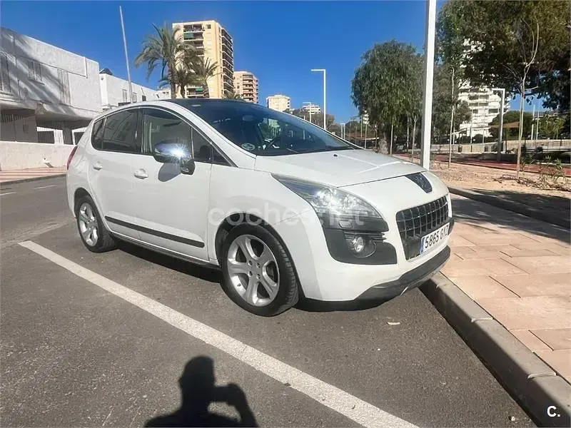 Usado Peugeot 3008 Sport 110 CV (80 kW) 2010 Blanco Familiar