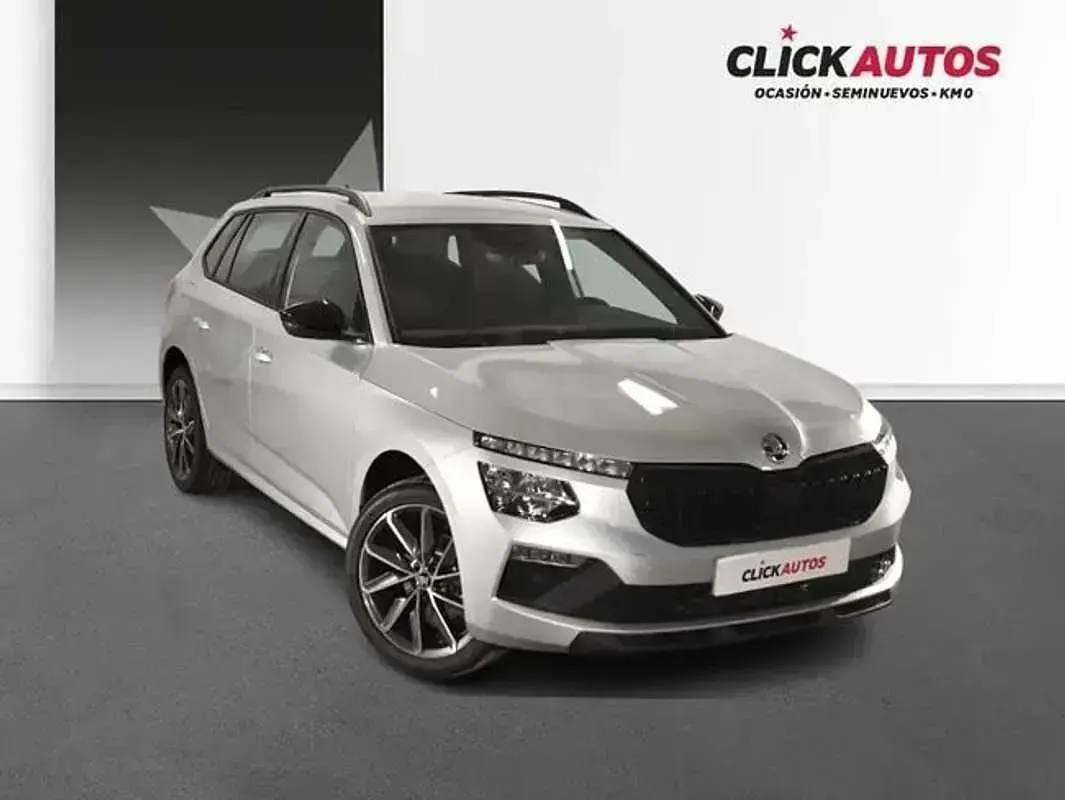 Usado Skoda Kamiq Sport 116 CV (85 kW) 2025 Plateado SUV