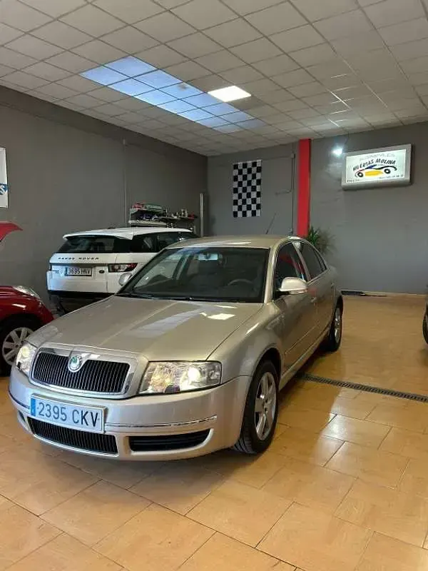 Usado Skoda Superb Classic 131 CV (96 kW) 2003 Beige Berlina
