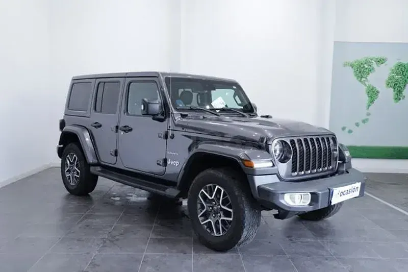 Usado Jeep Wrangler Sahara 381 CV (280 kW) 2022 Gris / plata SUV