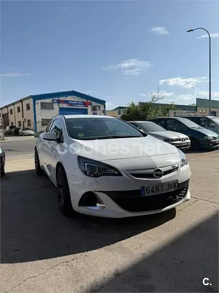 Usado Opel Astra GTC OPC 280 CV (205 kW) 2016 Blanco Berlina