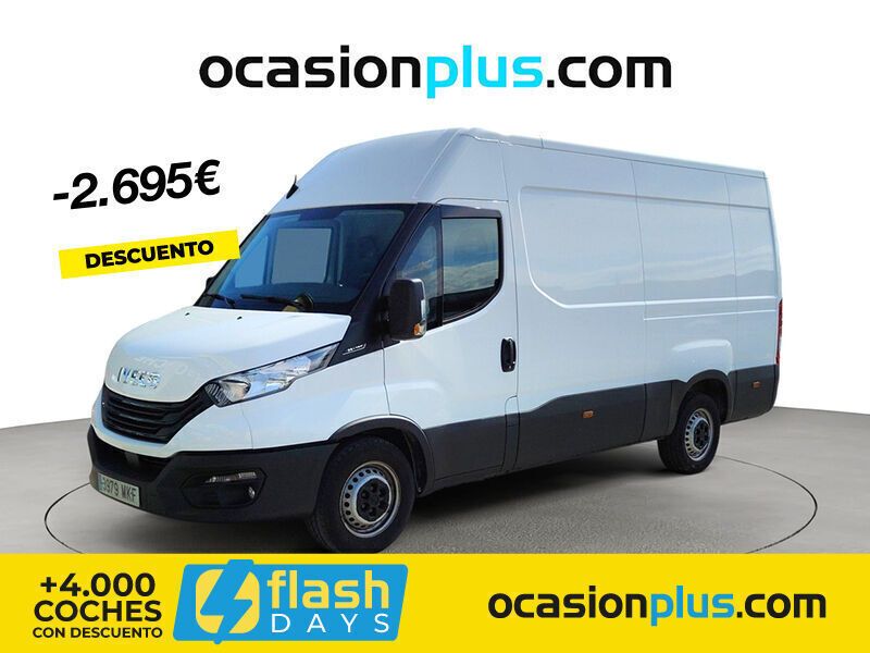 Blanco Usado 2023 Iveco Daily Berlina | 29.650 € (Precio justo) - Imagen 1/4
