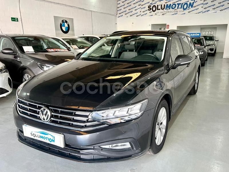 Usado VW Passat 120 CV (88 kW) 2020 Negro Familiar