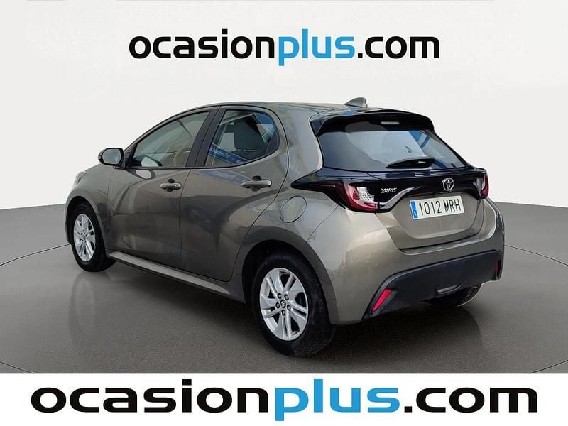 Usado Toyota Yaris Edition 125 CV (91 kW) 2024 Marrón Utilitario