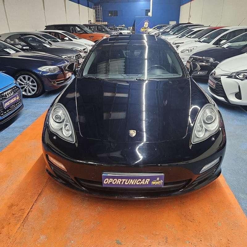 Begagnad Porsche Panamera 249 HK (183 kW) 2012 Svart Halvkombi