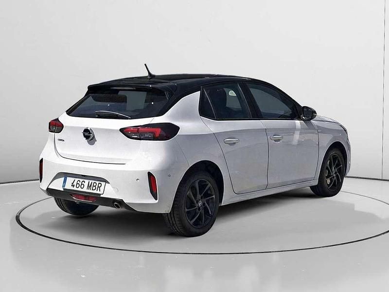 Usado Opel Corsa GS Line 101 CV (74 kW) 2022 Blanco Utilitario