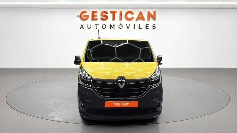 Usado Renault Trafic 120 CV (88 kW) 2021 Amarillo Monovolumen