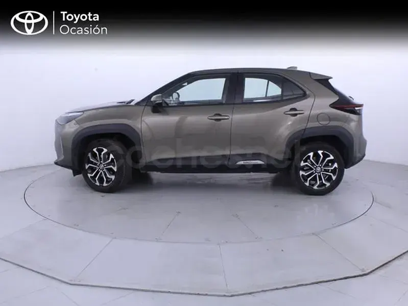 Usado Toyota Yaris Cross Active 116 CV (85 kW) 2022 Marrón SUV