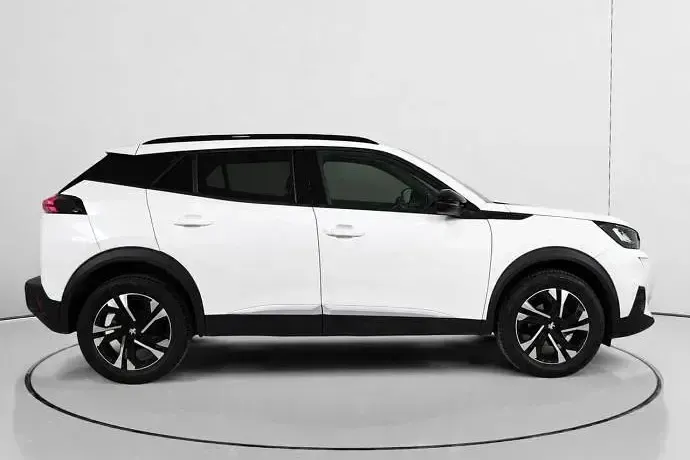 Usado Peugeot 2008 Allure 110 CV (80 kW) 2022 Blanco SUV