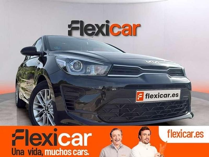 Usado Kia Rio 101 CV (74 kW) 2023 Negro Berlina