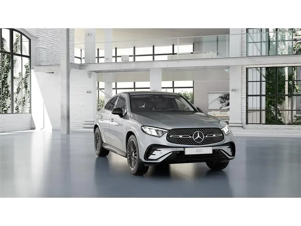 Usado Mercedes GLC300e 333 CV (244 kW) 2026 Plata hightech SUV